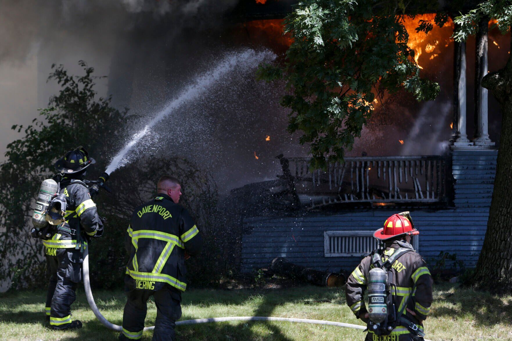 062122-qc-nws-pershingfire-18.jpg